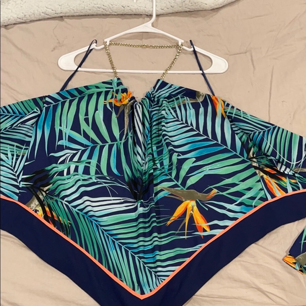 Tie back top